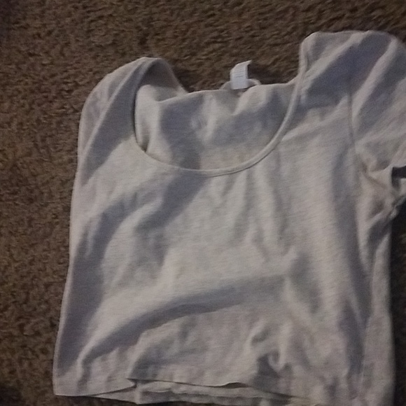 Women crop tops and cute summer shirts - Picture 3 of 5